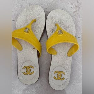 CHANEL Yellow and Cream Sandals